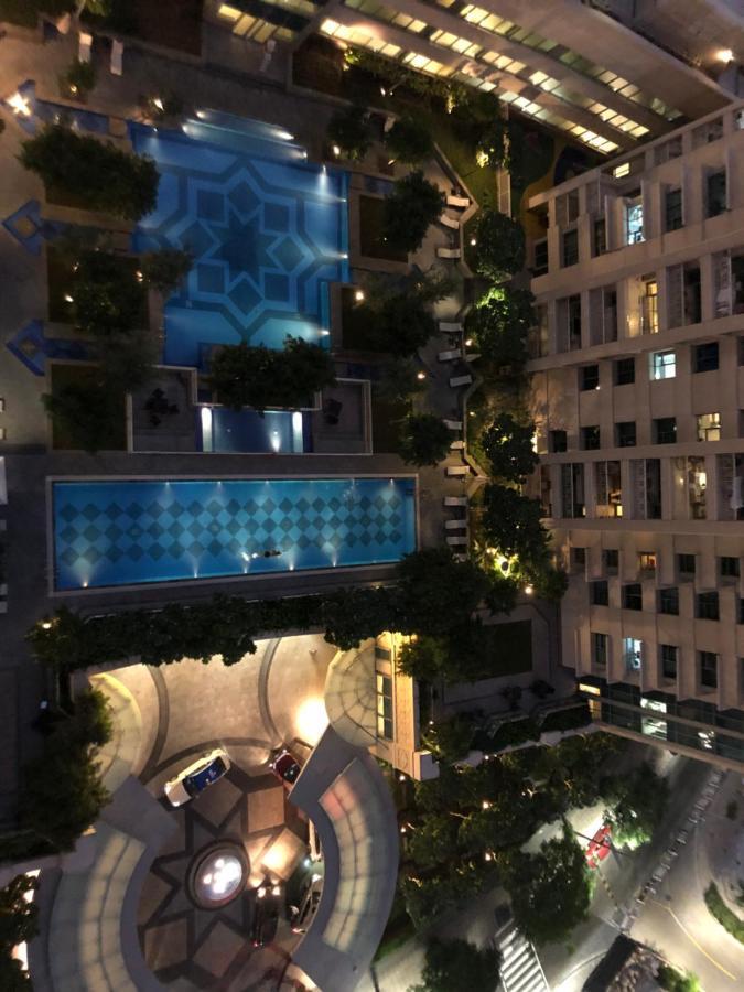 Downtown Boulevard One Bedroom Apt In 29 Blvd غرفة وصالة Burj & Fountain View Master Bedroom Plus 2 Single Beds In Living Room ดูไบ ภายนอก รูปภาพ
